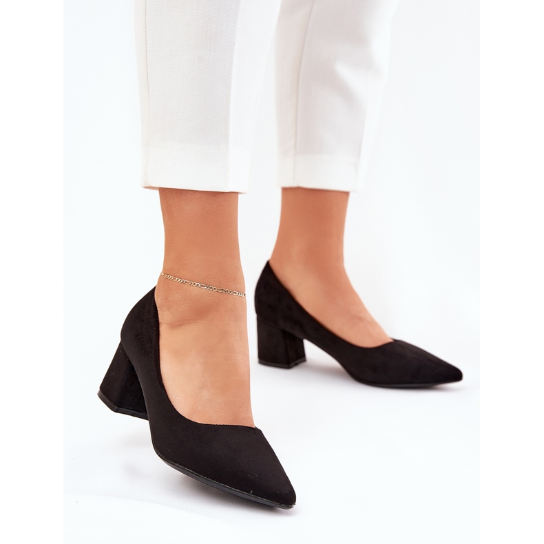 Pompe da donna con dita puntate sul Black Post nero 2