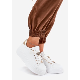 Sneaker femminili sulla piattaforma con spille bianche bianca 1