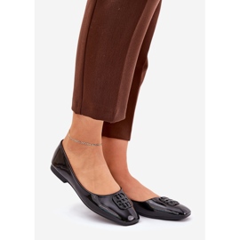 Eleganti ballerine femminili eleganti con un dettaglio nero decorativo Vinceza 17377 1