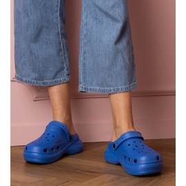 Blu costruiti -up infradito sulla piattaforma 1