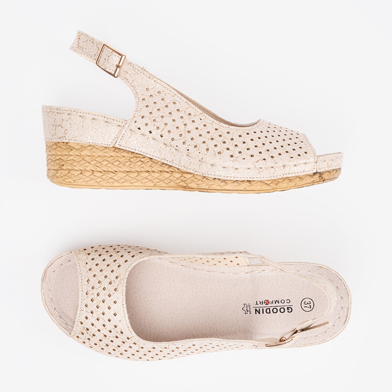 Goodin Sandali con zeppa traforati beige 1