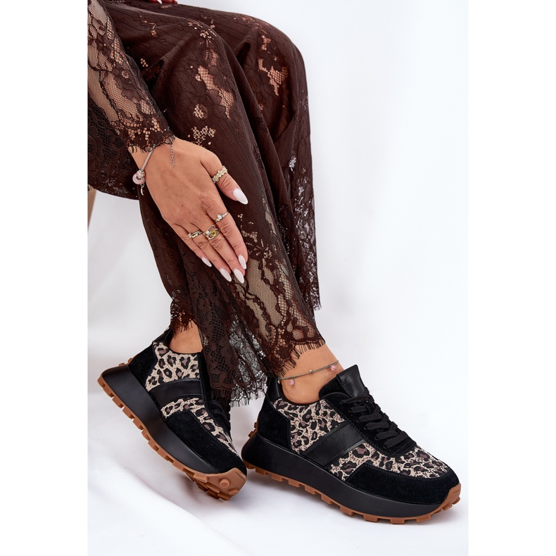 Sneaker in pelle scamosciata femminile sulla piattaforma Leopard Vinceza 66793 Black nero 2