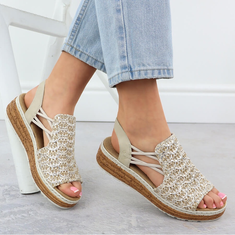 Sandali da donna sulla banda della piattaforma Beige Rieker 62741-60 1