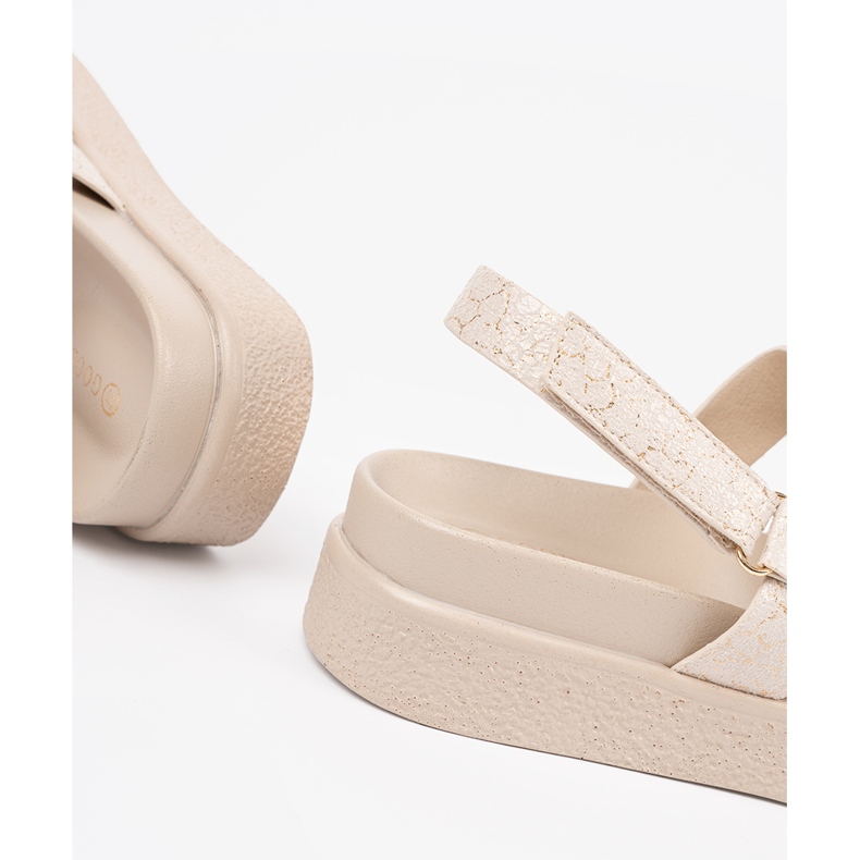 Goodin Sandali classici sulla piattaforma beige 2