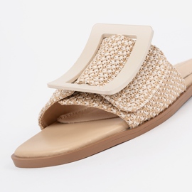 Goodin Le alette di tedeed su una suola beige piatta 1