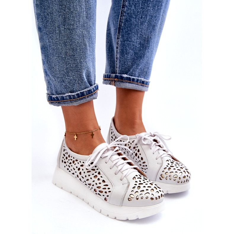 Scarpe traforate in pelle da donna Zazoo 2821 bianco 3