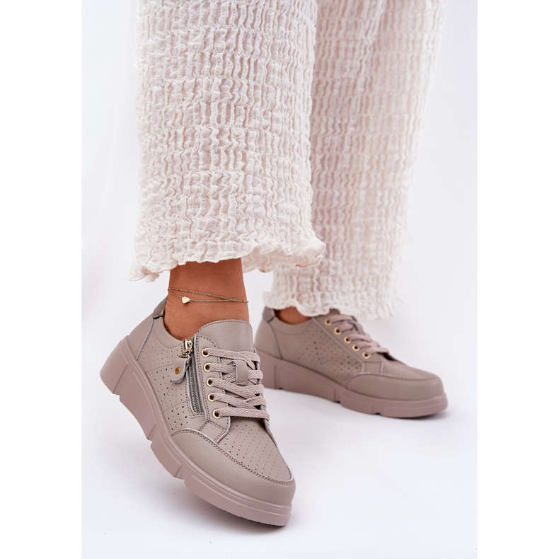 Vinceza Scarpe sportive in pelle con sneaker sulla piattaforma con il beige scuro di Vincez Castle 88019 2