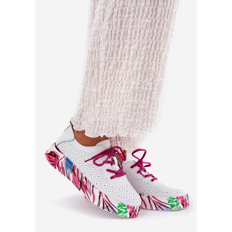 Sneaker in pelle femminile su una piattaforma bianca Vinceza 88017 bianco 1