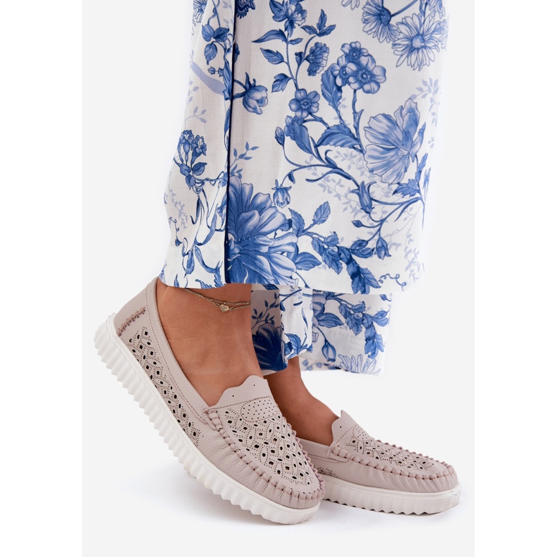 Vinceza Mocassini in pelle femminile con un modello di lavoro aperto Vincez 88028 beige 1