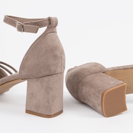 Goodin Sandali in pelle scamosciata beige sul palo 1