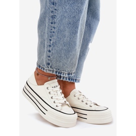 Sneaker in pelle femminile sulla piattaforma bianca Goe RR2N4106 1