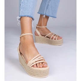 Beige espadrilles sulla piattaforma 2
