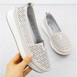 Scarpe in pelle aperta sulla piattaforma beige Filippo 4555 1