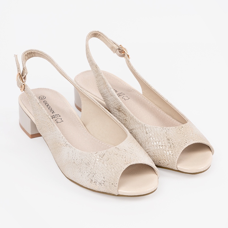 Goodin Sandali beige con tacco basso 1
