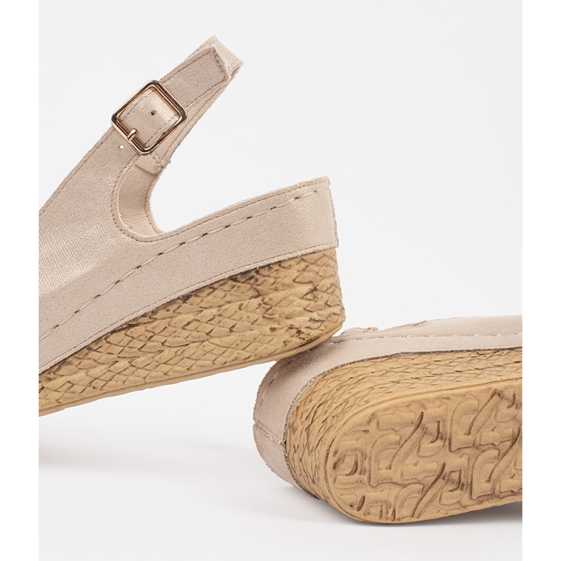 Goodin Sandali beige su un cuneo basso 2
