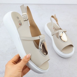 Sandali in pelle femminile sulla piattaforma Beige S.Barski GR51-603 1