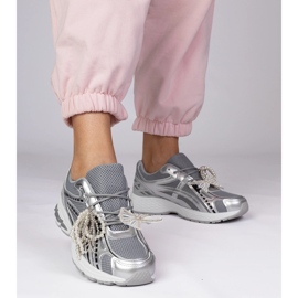 Sneaker d'argento con decorazioni staccabili 2