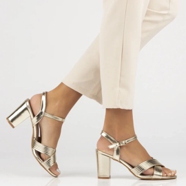 Filippo Sandali in pelle femminile sul Golden Post DS6901/25 d'oro 2