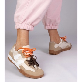 Sneaker beige sneaker con lacci colorati 1