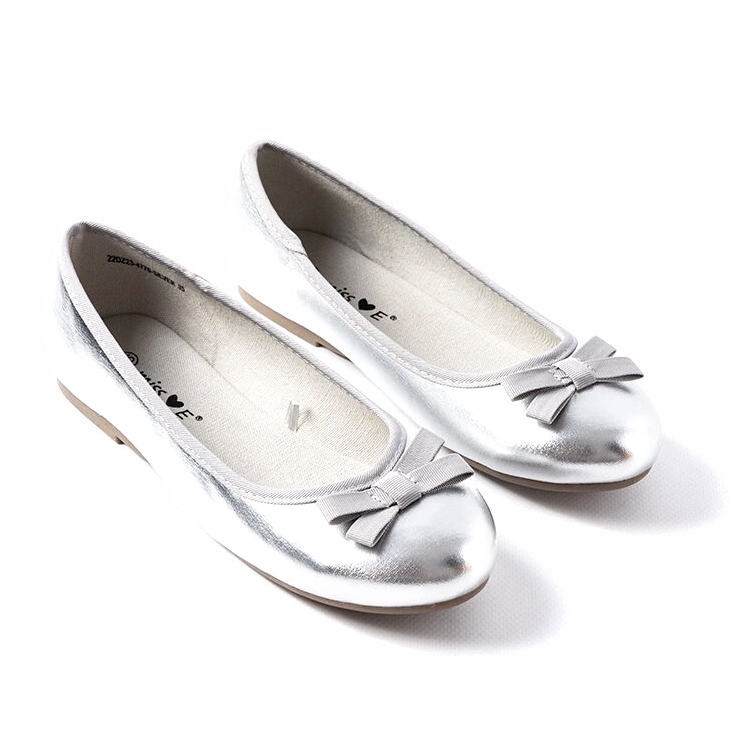 Miss Girls 'Metallic Ballerinas con un arco d'argento 2