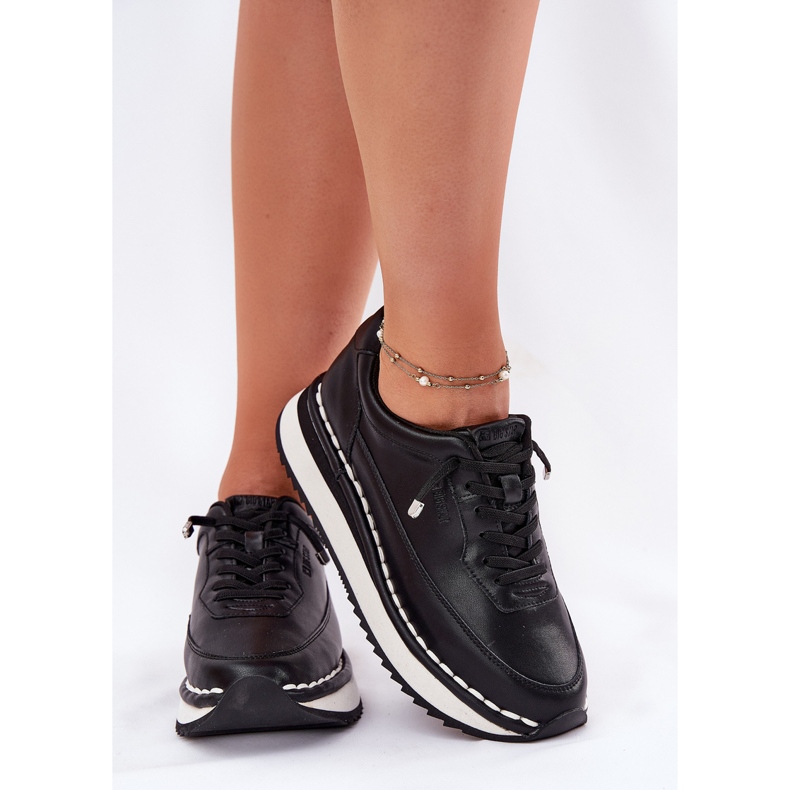 Sneaker in pelle femminile sulla piattaforma nera di Big Star RR274A335 nero 1