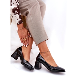 Pompe da donna laccate in pelle sul Vinceza 91130 Black Post nero 4