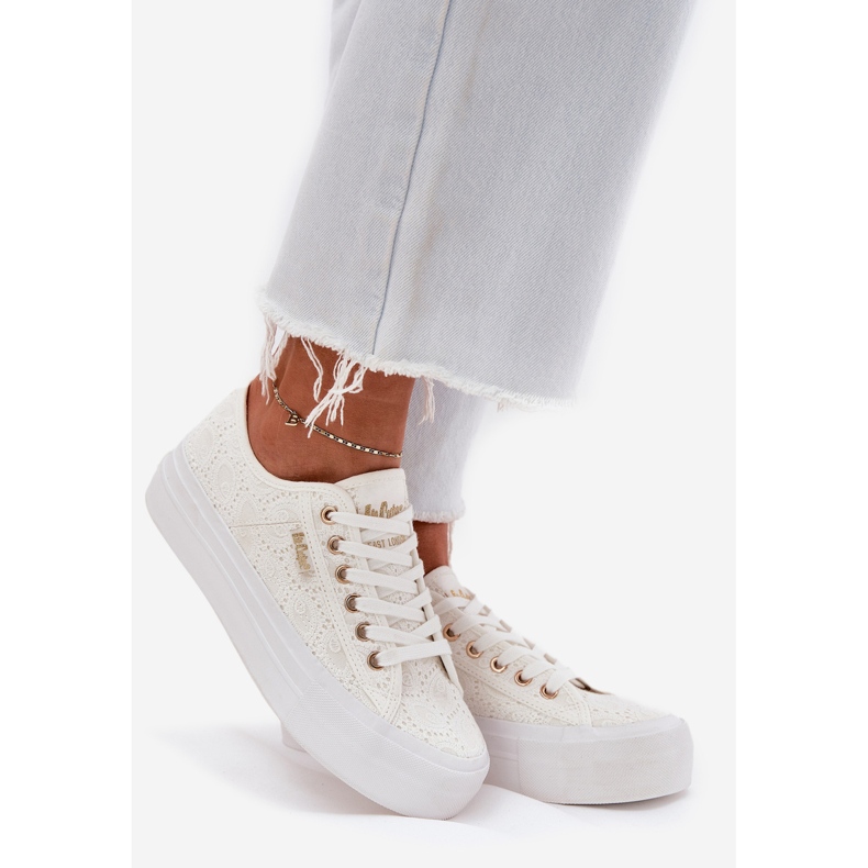 Sneaker femminili con pizzo Lee Cooper LCW-25-31-3438L White bianca 1