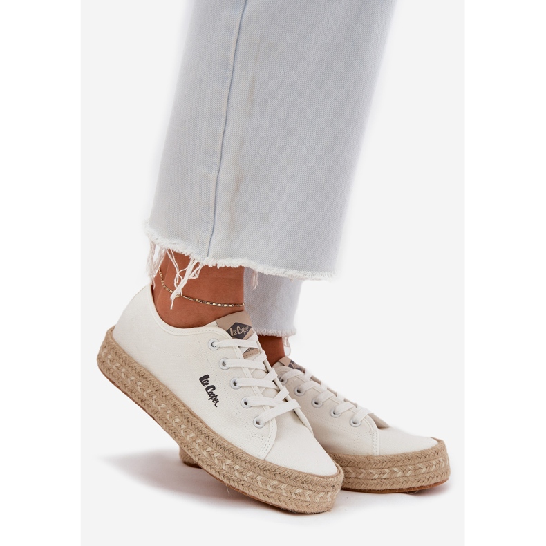 Sneaker femminili con Lee Cooper LCW-25-44-3217 BRAIDA bianca 1