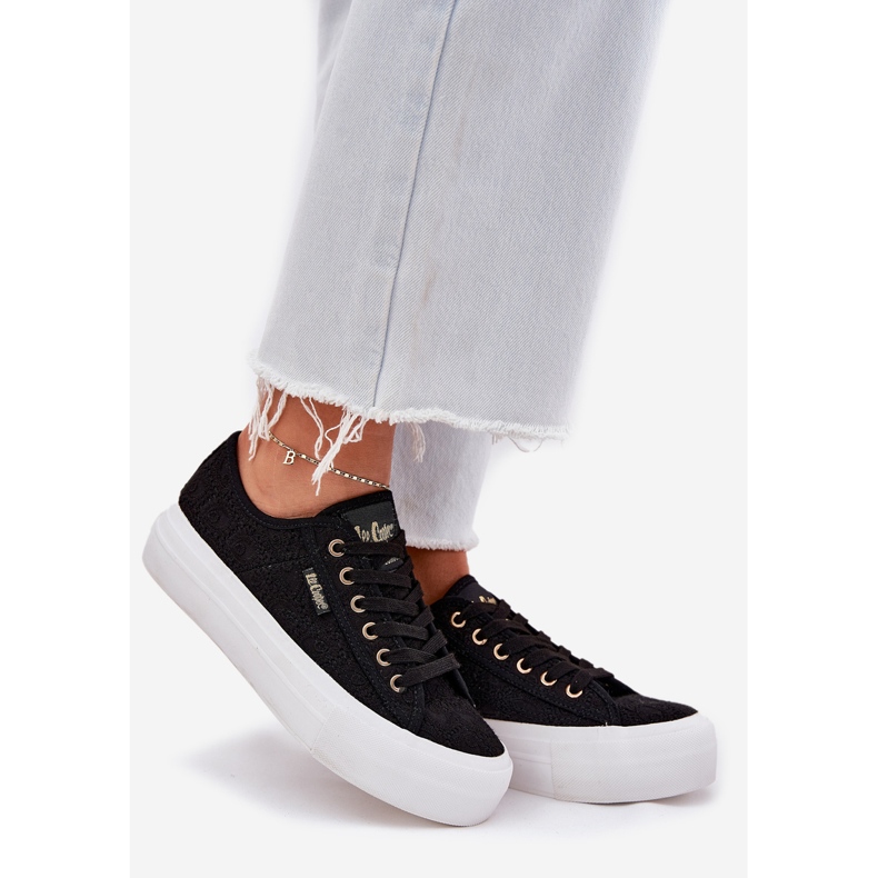 Sneaker femminili con il pizzo Lee Cooper LCW-25-31-3439L Nero 1