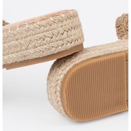 Seastar Beige flaps intrecciato su una piattaforma con fibbie 1