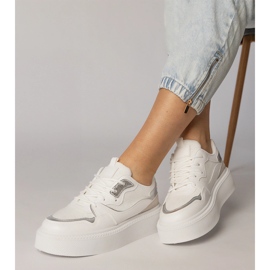 Sneaker bianche con un inserto per materiale bianco 1