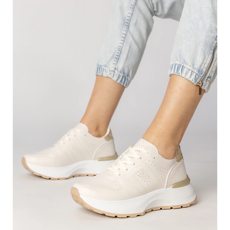 Sneaker sportive beige con inserimento dorato 1