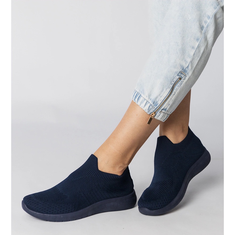 Sneaker sportive blu navy con una tomaia di socking 1