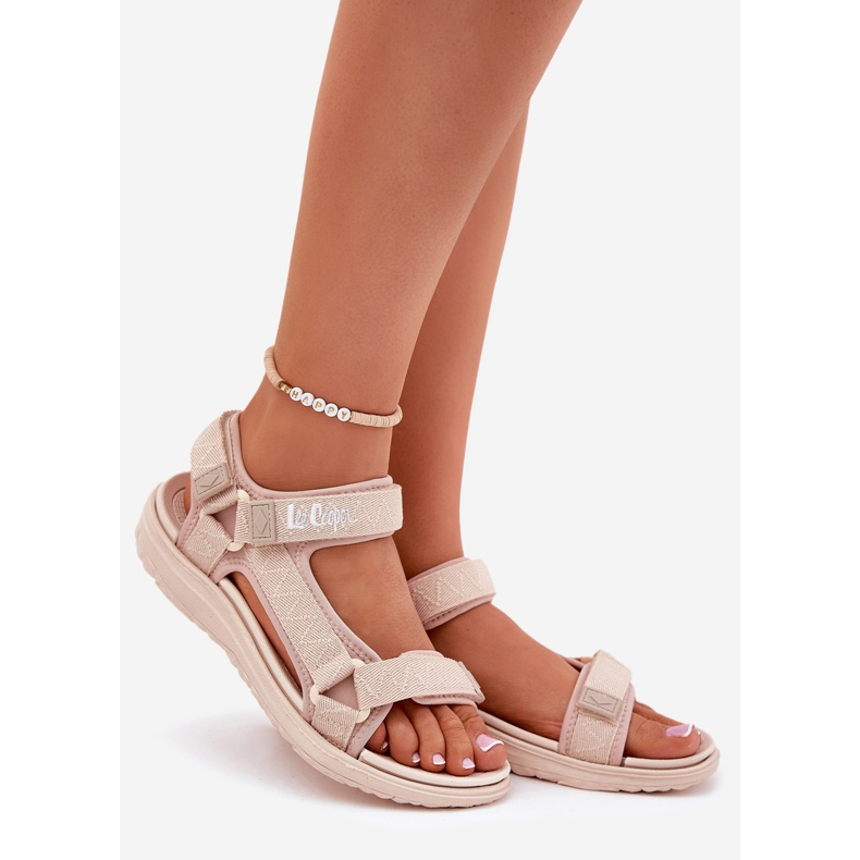 Sandali materiali femminili per il beige in velcro Lee Cooper LCW-25-34-3560 1
