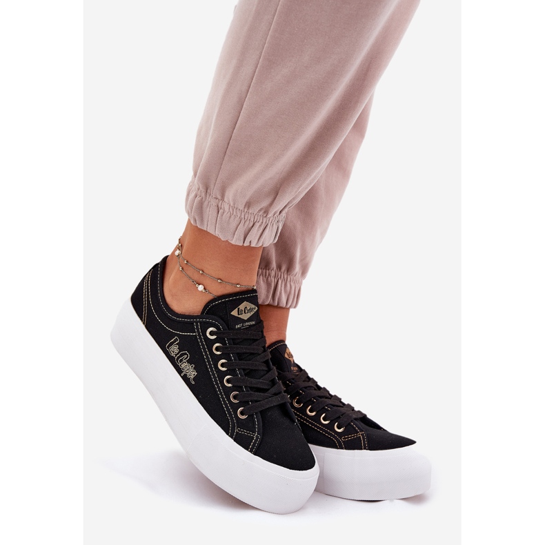 Sneaker materiali da donna sulla piattaforma Lee Cooper LCW-25-31-3431L nero 1