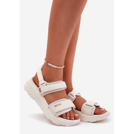 Sandali sportivi femminili sulla piattaforma beige di Big Star RR274A076 1