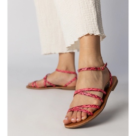 Sandali rosa su una suola piatta 1