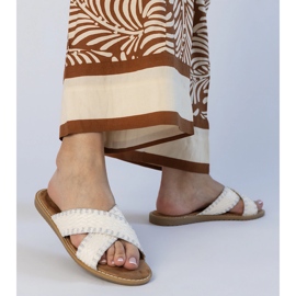 Pantofole da donna bianca 1