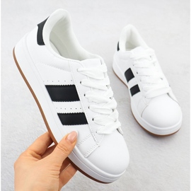 Scarpe sportive femminili White News 8233 bianca 1