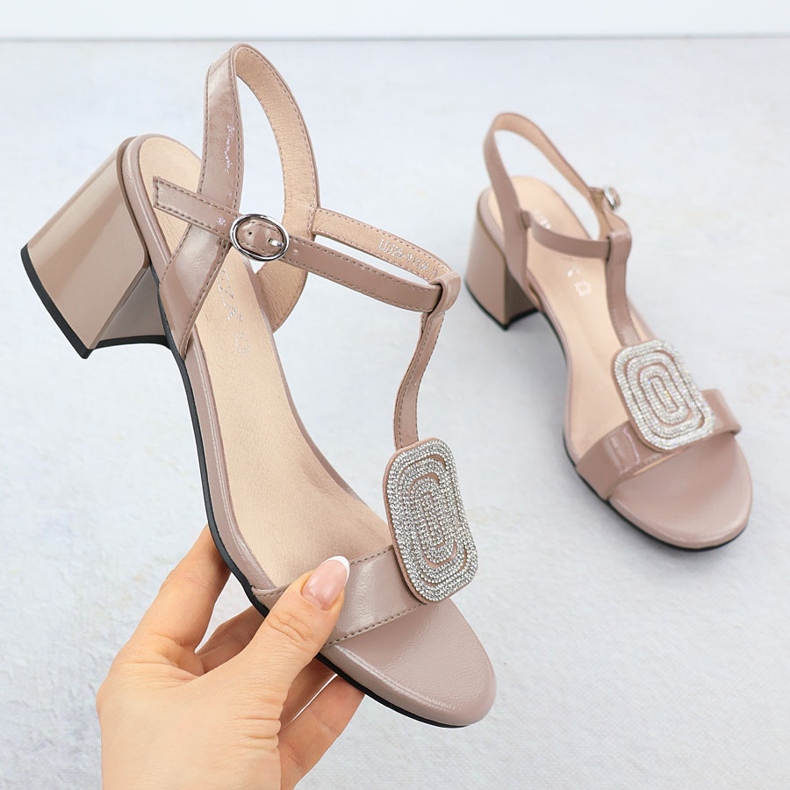 Vinceza Sandali di pelle da donna sul pilastro con zirconi beige 1