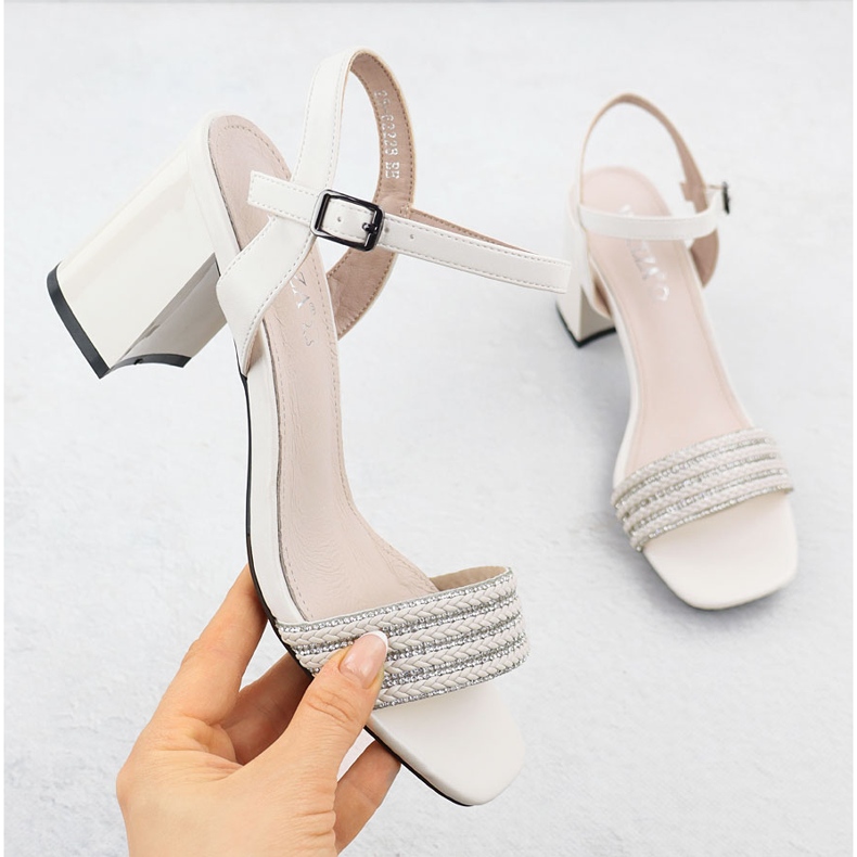 Sandali femminili sul pilastro beige Vinceza 62228 1