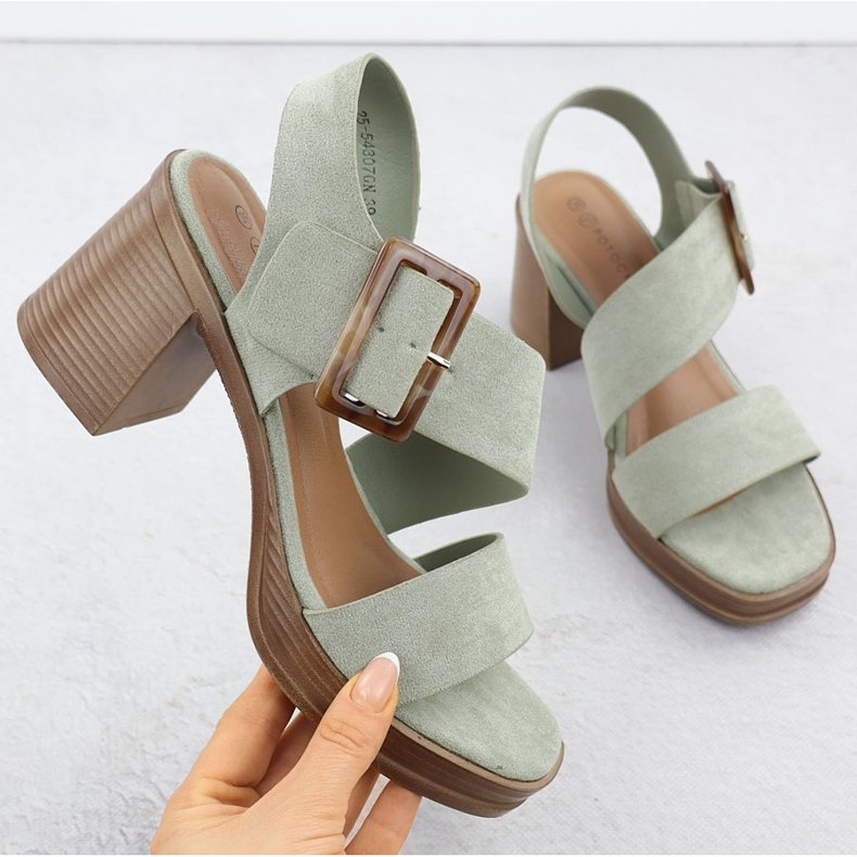 Sandali in pelle scamosciata femminile sul Green Potocki Post 54307 verde 1