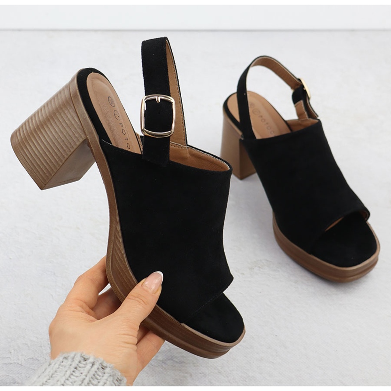 Sandali in pelle scamosciata femminile sul Black Potocki Post 54313 nero 1