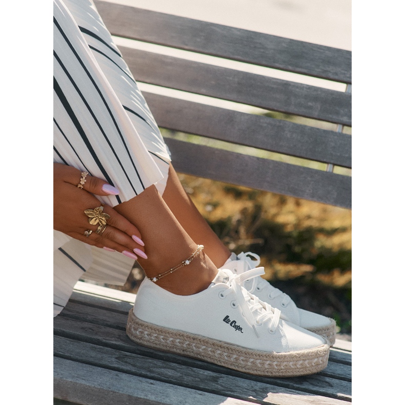 Sneaker femminili con Lee Cooper LCW-25-44-3217 BRAIDA bianco 2