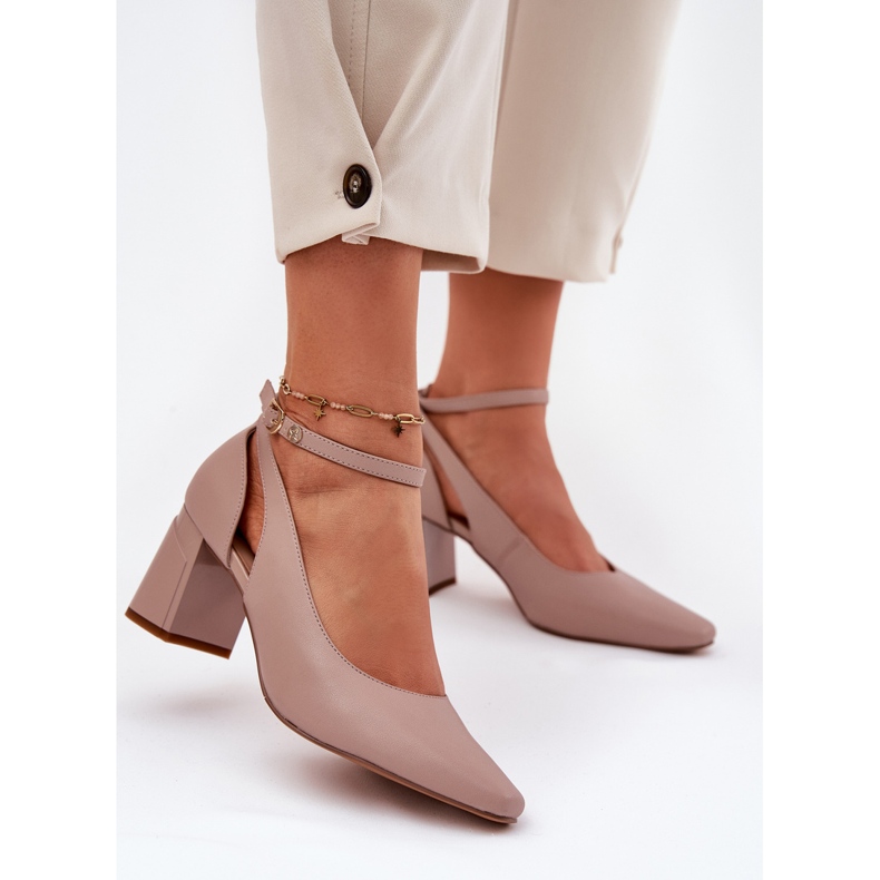 Pompe in pelle sul post Maciejka K6816-04 beige 2