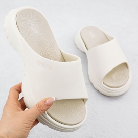 Le infradito sportive femminili su una grande suola beige big star rr274a579 1