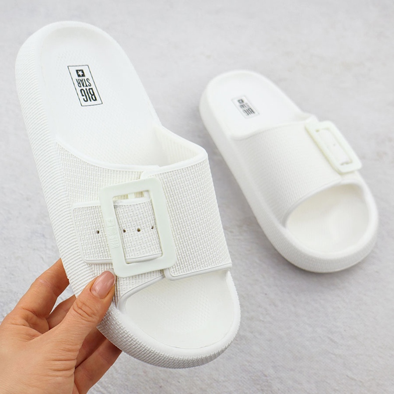 Flip sport femminili su una spessa suola bianca Big Star RR274A584 bianco 1