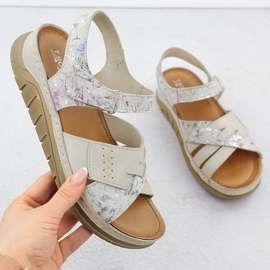 Cuoio sandali in velcro comodi con fiori beige t.sokolski L25-173 1