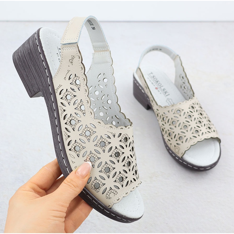 Sandali in pelle da donna aperta sul pad beige t.sokolski L25-25 1