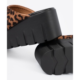 Seastar Flip di pelle scamosciata femminile con zeppa di leopardo marrone 1